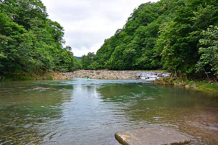 白老川の川下り