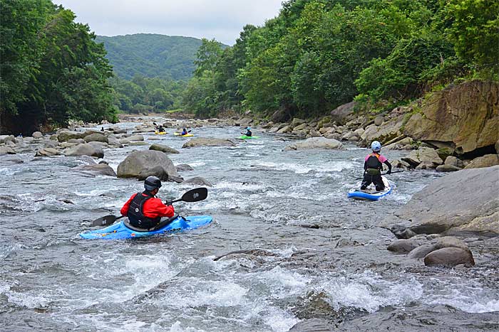 白老川の川下り